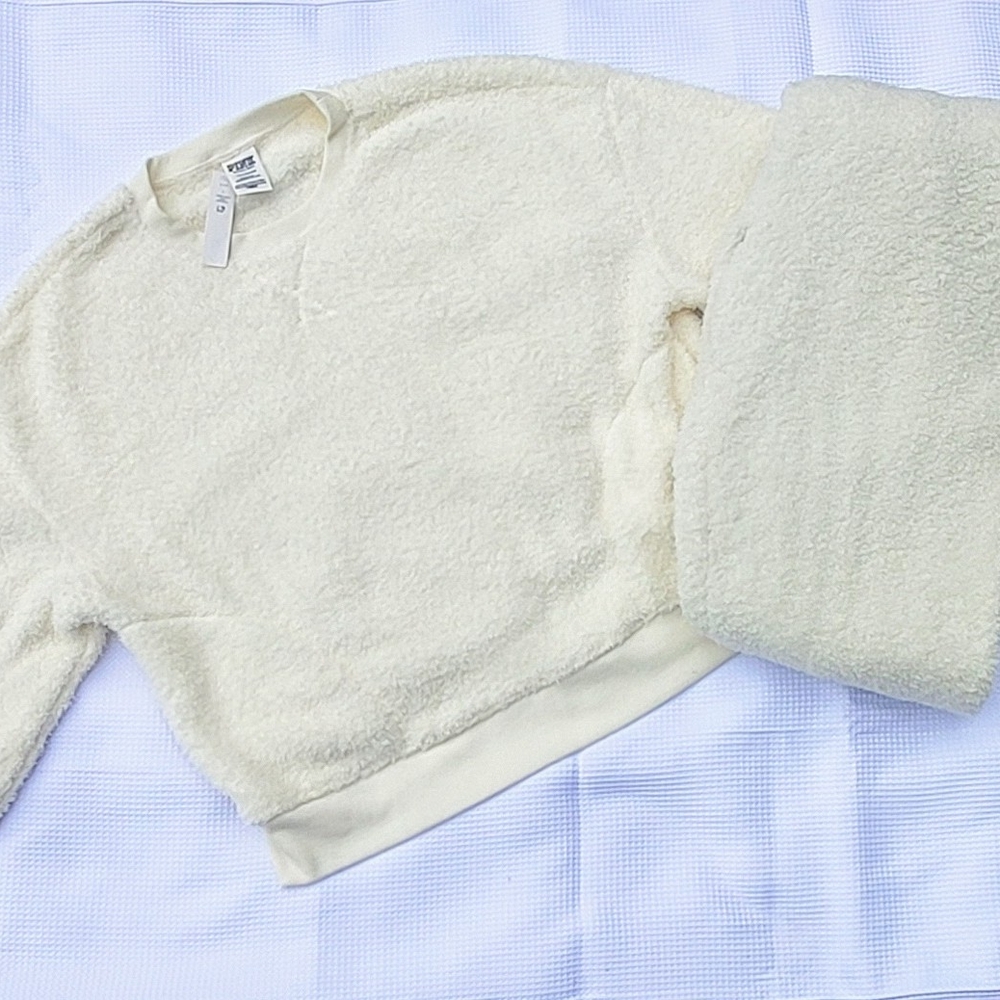 Vince White Crew Neck Sweater Classic Knit Design